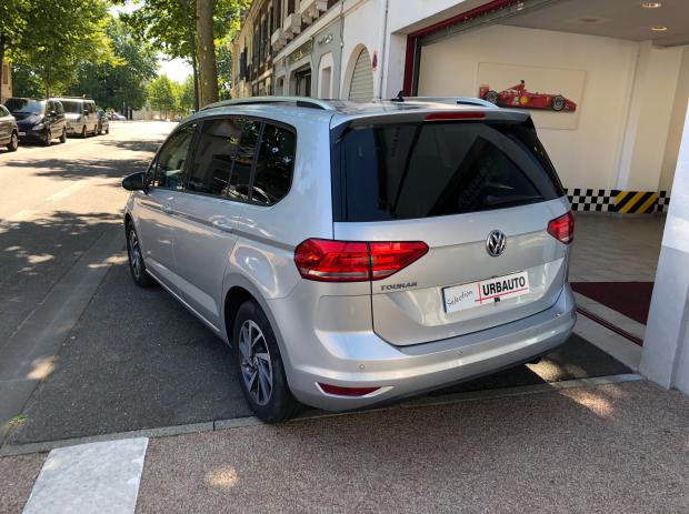 VOLKSWAGEN TOURAN 3