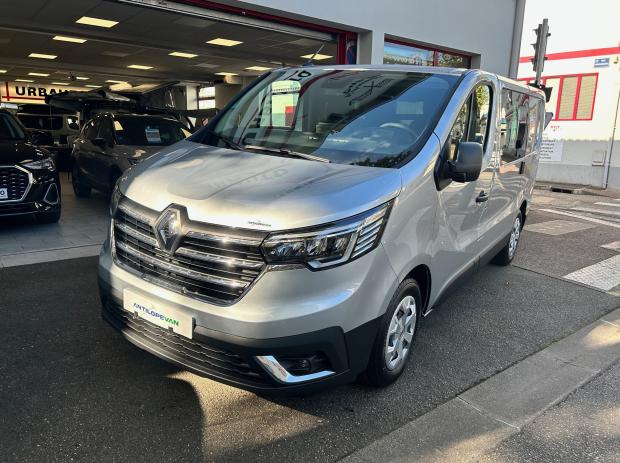 RENAULT TRAFIC FLEX 3 ANTILOPE VAN