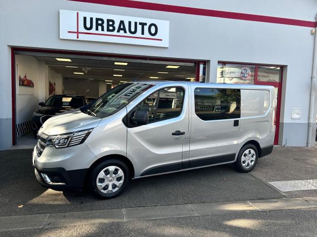 RENAULT TRAFIC FLEX 3 ANTILOPE VAN