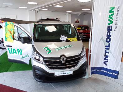 RENAULT TRAFIC FLEX 3 ANTILOPE VAN