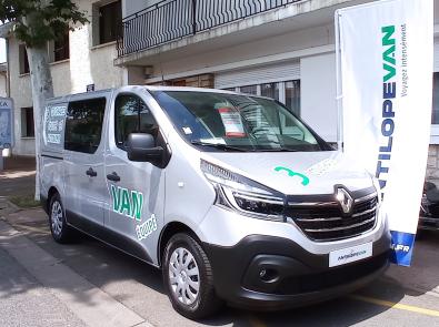 RENAULT TRAFIC FLEX 3 ANTILOPE VAN