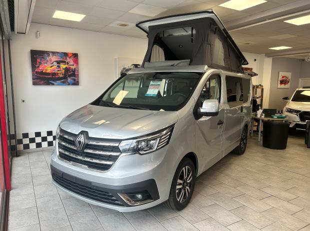 RENAULT TRAFIC FLEX 5 ANTILOPE VAN