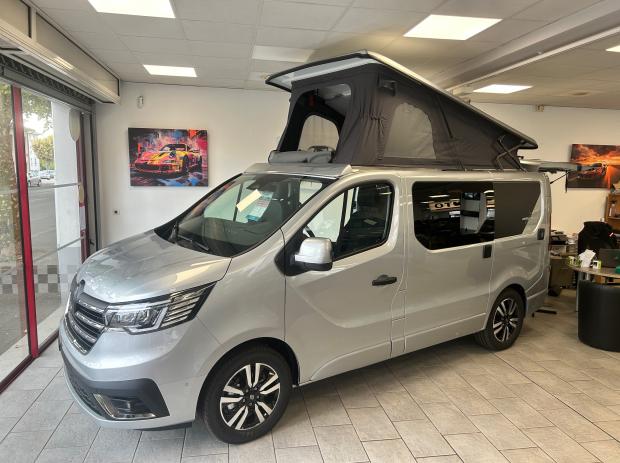 RENAULT TRAFIC FLEX 5 ANTILOPE VAN