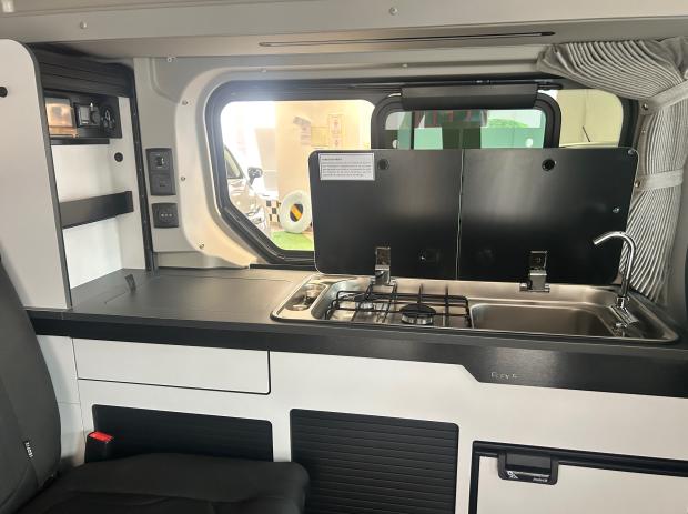 RENAULT TRAFIC FLEX 5 ANTILOPE VAN