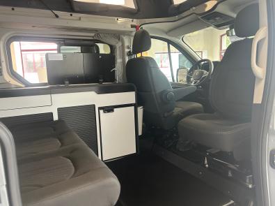 RENAULT TRAFIC FLEX 5 ANTILOPE VAN