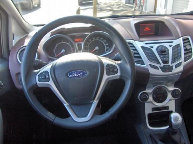 FORD FIESTA V