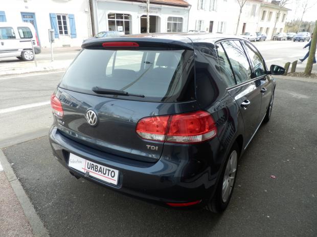 VOLKSWAGEN GOLF VI