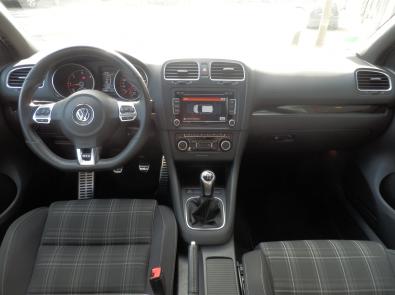 VOLKSWAGEN Golf VI