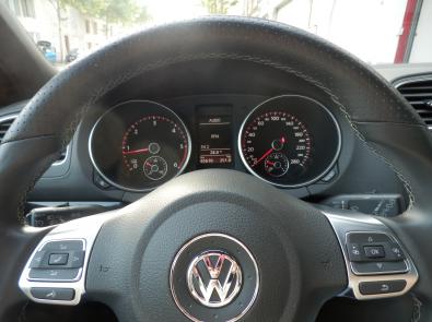 VOLKSWAGEN Golf VI