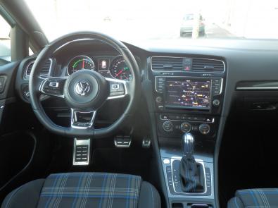 VOLKSWAGEN GOLF VII