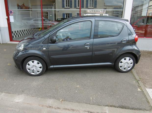 TOYOTA AYGO