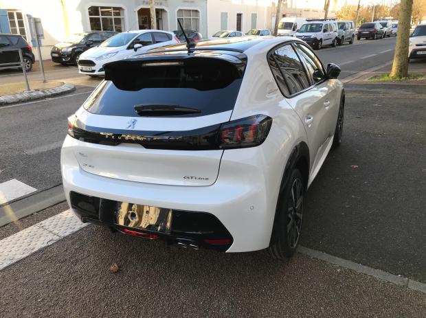 PEUGEOT NOUVELLE 208